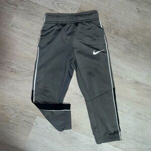 Boys Nike joggers 4T